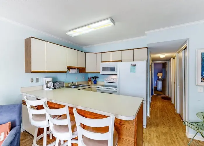 Holiday home One Block To The Perfectly Located With Ac Balcony Shared Pool Ocean City