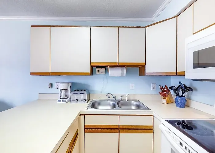 One Block To The Perfectly Located With Ac Balcony Shared Pool Holiday home Ocean City